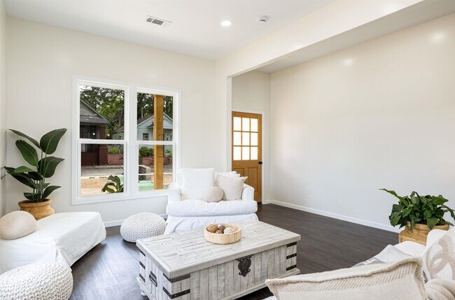 Foto del edificio - 1061 Shaw Pl