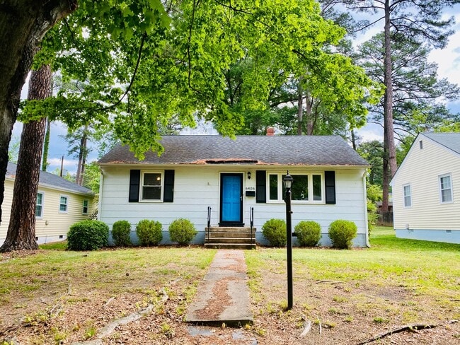 Building Photo - Adorable 2bdrm/1bth Rancher Located in Richmond's West End!!
