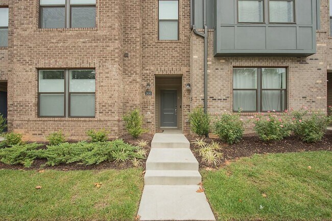 Building Photo - 2630 Lassen Walk