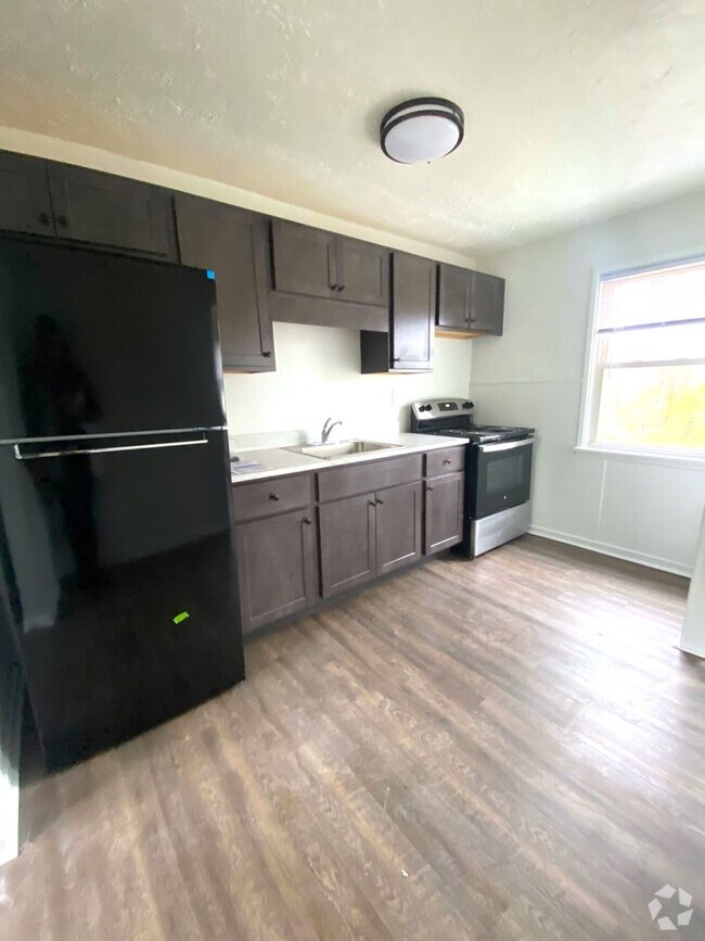 Building Photo - 52 Midland Heights Cir