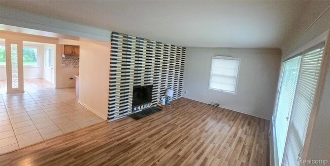 Building Photo - 28291 Pierce St