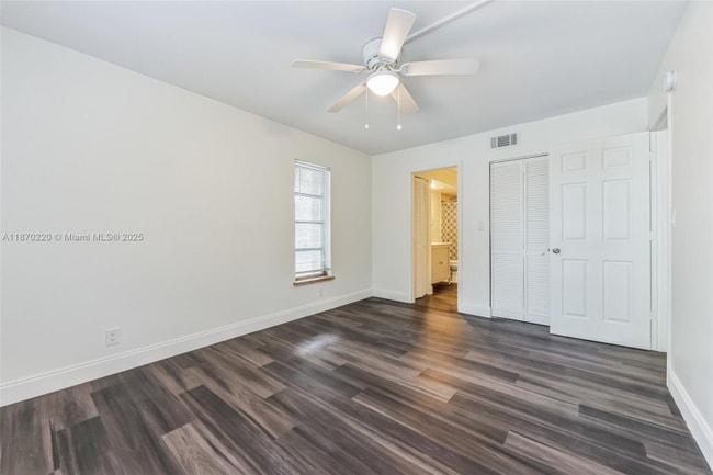 Foto del edificio - 480 NW 20th St