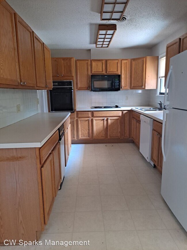 Building Photo - 3 br, 1 bath House - 10515 Solta Dr.