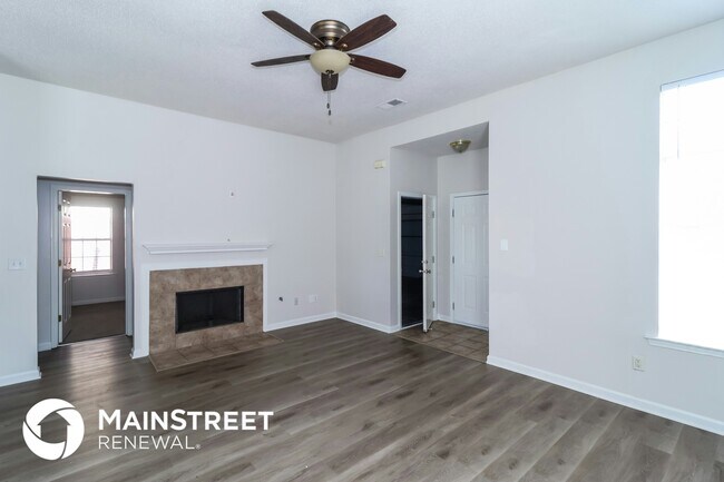 Building Photo - 7068 Kings Crown Dr