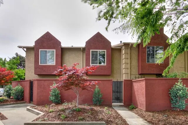 Building Photo - 966 Q St, in the heart of Downtown Sacrame...