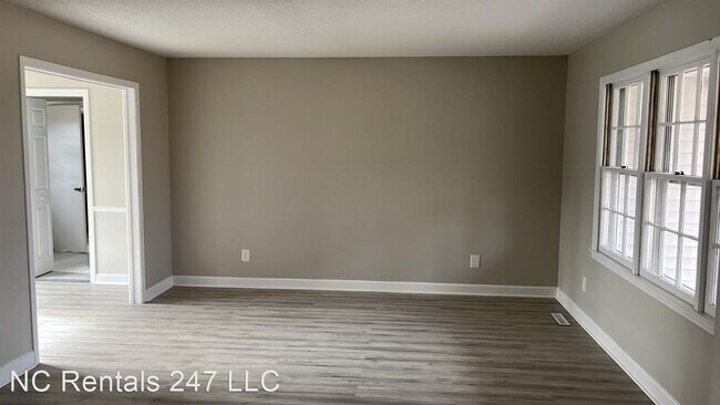 Foto del edificio - 4 br, 2 bath House - 2300 Carlford Rd