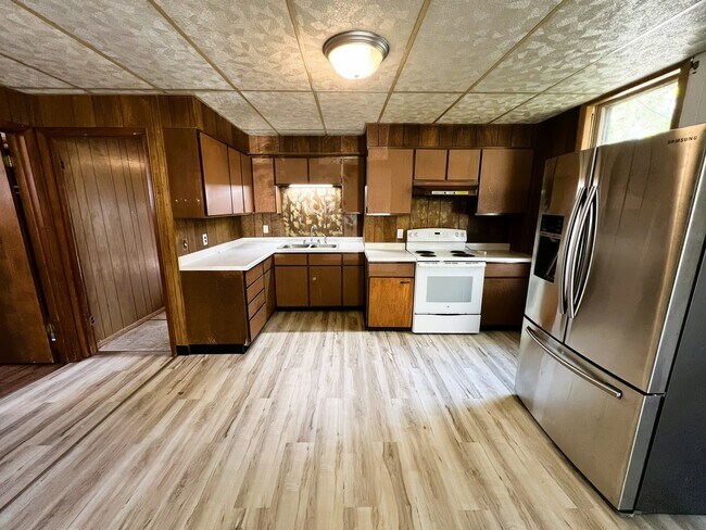 Foto del edificio - 123 W Waupansie St