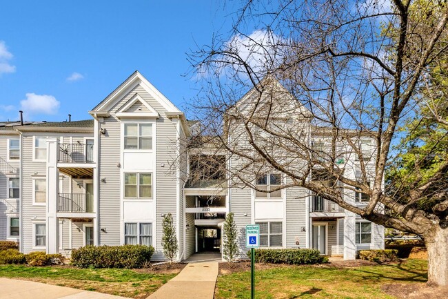 Foto del edificio - 10001 Vanderbilt Cir