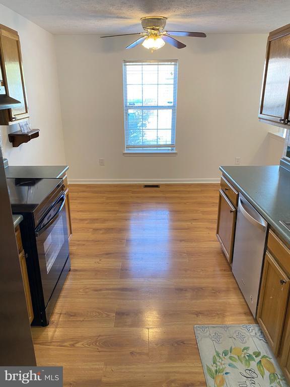 Foto del edificio - 517 Kingdom Ct