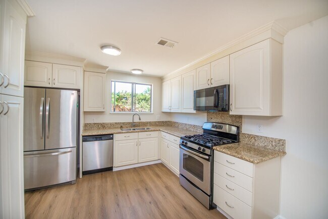 Building Photo - 968 Paularino Costa Mesa