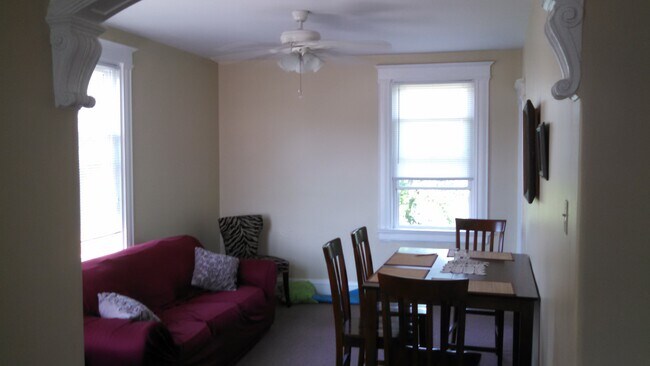 Foto del edificio - 2401 Fairview Ave