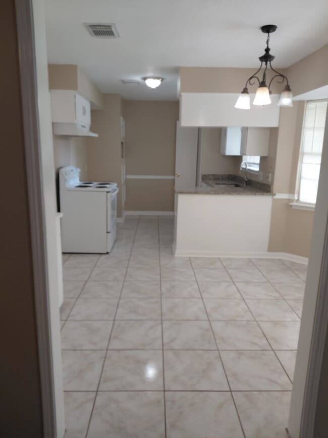 Building Photo - 23207 Cranberry Trail