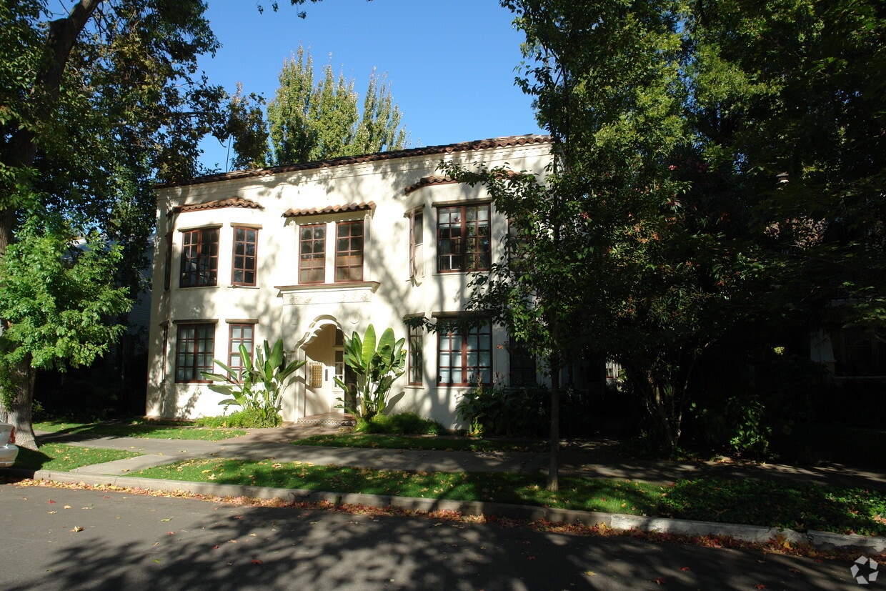 Primary Photo - 630 Esplanade Rd