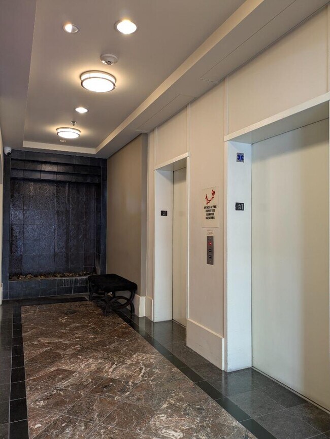 Foto del edificio - 989 Franklin St