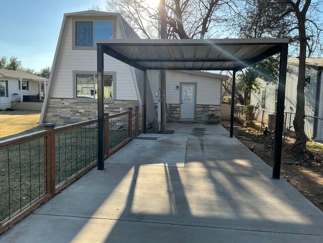 Foto del edificio - 3408 Hawaiian Ct