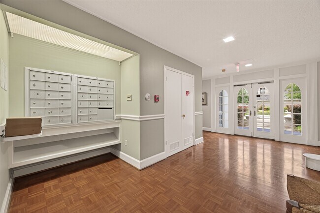 Building Photo - 2600 Bellefontaine