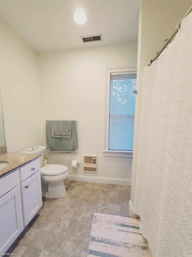 Building Photo - 1 br, 1 bath Condo - 28 Hoyt St Apt D