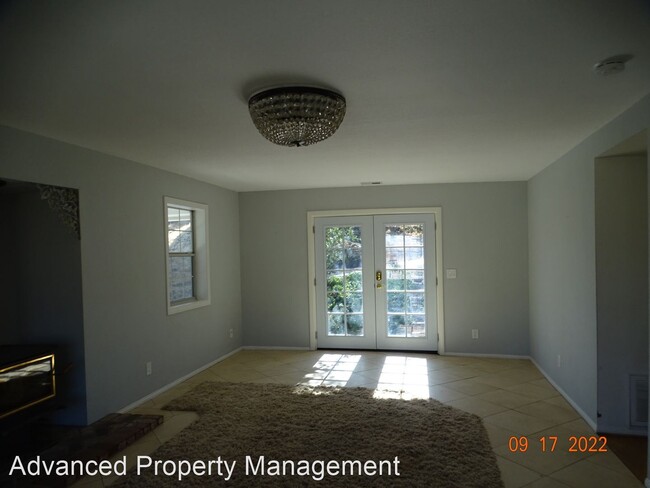 Building Photo - 4 br, 3.5 bath House - 20431 Clubview Ct
