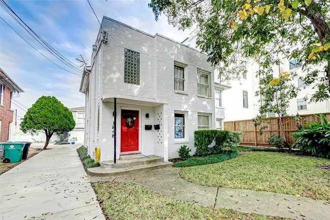 Building Photo - 1852 Sul Ross St