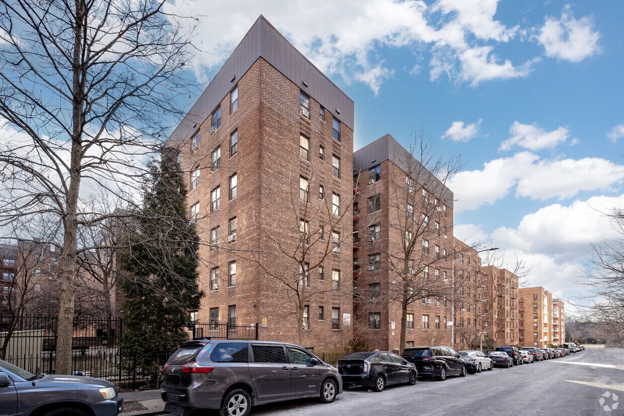 137-60 45th Avenue - Stratton Gardens
