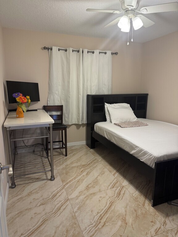 Foto del edificio - 1355 25th Ave E