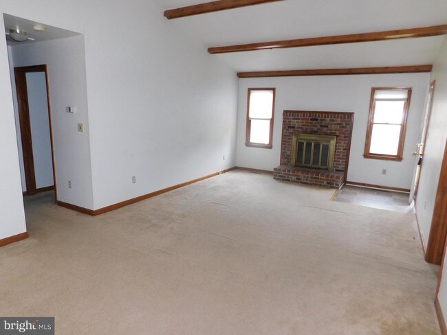 Building Photo - 5068 Tara Dr