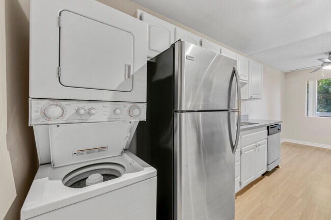 Cocina de 2 habitaciones y 1 baño - Rancho Hills