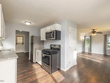 Building Photo - 5222 W 83rd St