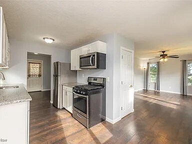 Foto del edificio - 5222 W 83rd St