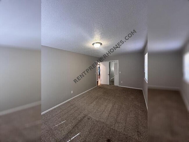 Building Photo - 708 North Peniel Ave. Oklahoma City, OK 73127