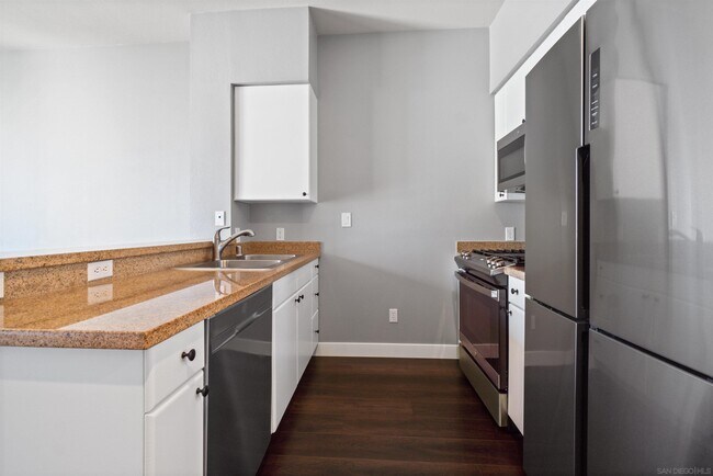 Foto del edificio - 445 Island Ave