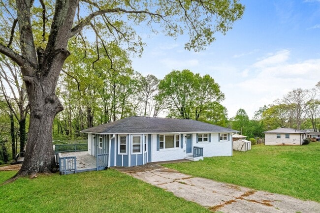 Foto del edificio - 5362 Montezuma Dr