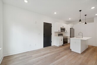 Interior Photo - The Crown on Leland