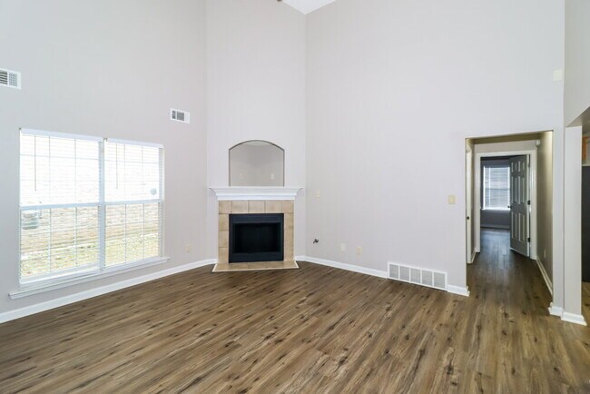Foto del edificio - 2803 Maggie Woods Pl