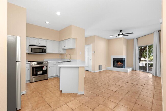 Building Photo - 2450 Wickersham Ln