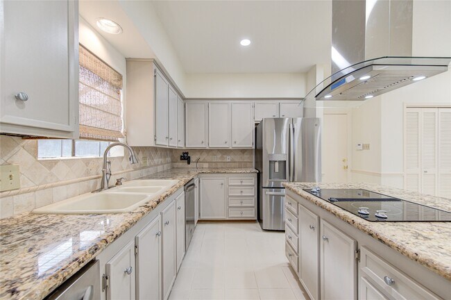 Foto del edificio - 12307 Rocky Knoll Dr