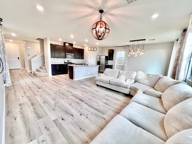 Building Photo - 5578 Lushan St