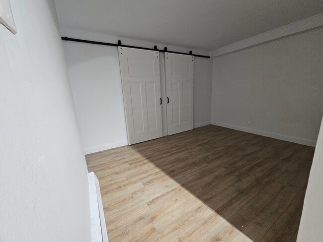 Photo du bâtiment - 6305 De La Roche