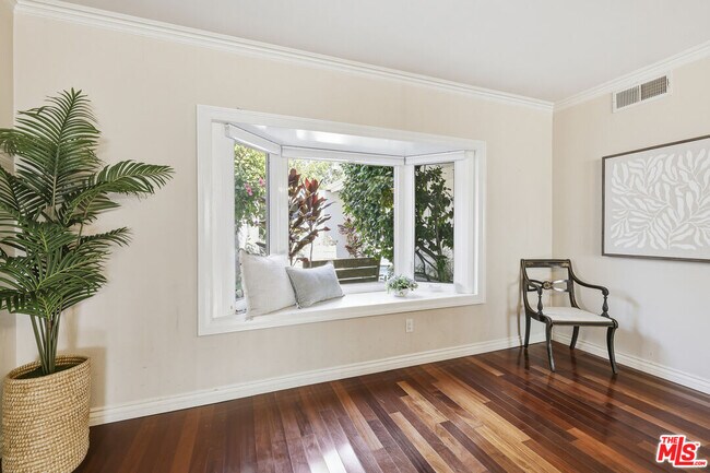 Foto del edificio - 5507 Bluebell Ave