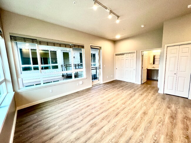 Building Photo - 2330 Yakima Ct
