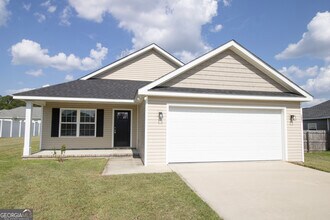 Building Photo - 7051 White Pine Ave
