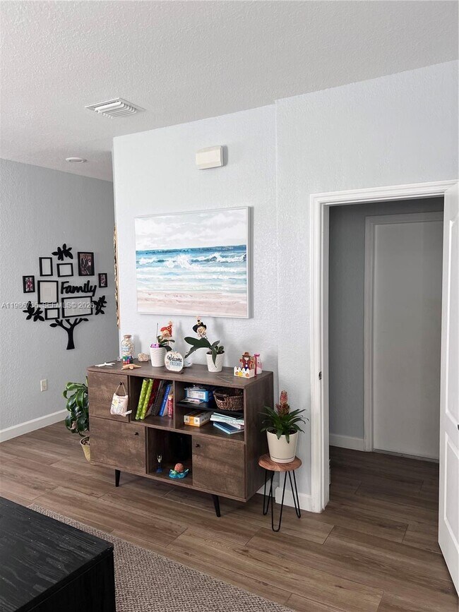 Foto del edificio - 8642 NW 109th Ct