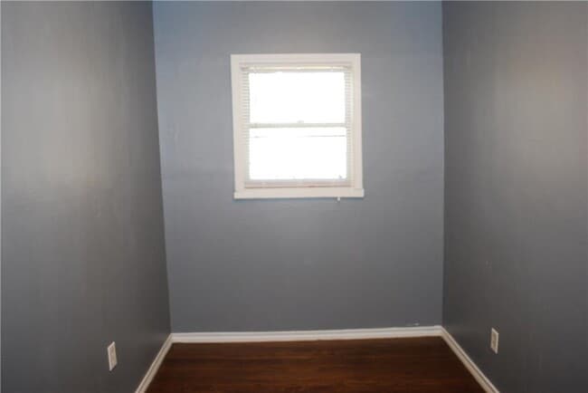 Foto del edificio - 2317 E 2nd St