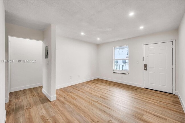 Foto del edificio - 668 NW 31st St