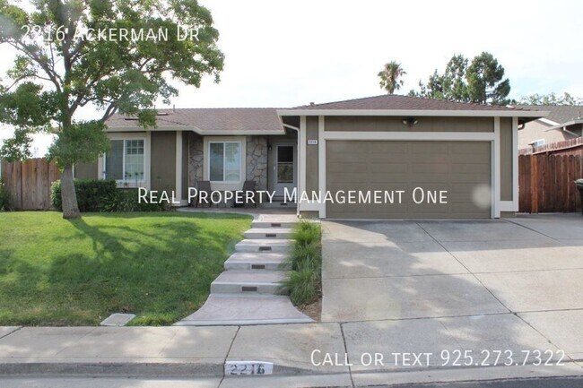 Building Photo - Beautiful 3 Bed, 2 Bath Single Story in Pe...