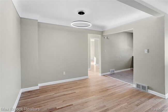 Building Photo - 1909 Gardenia Ave