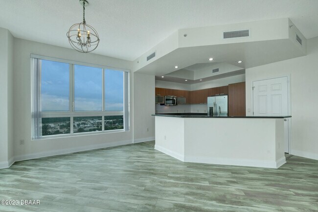 Foto del edificio - 241 Riverside Dr