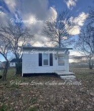 Building Photo - 303 E 22nd St