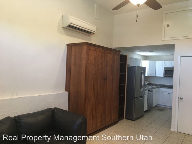 Building Photo - 2800 Escalante Dr