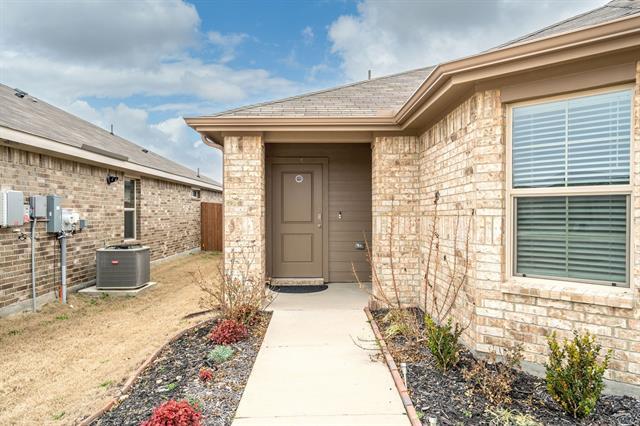 Foto del edificio - 16617 Porterfield Ln